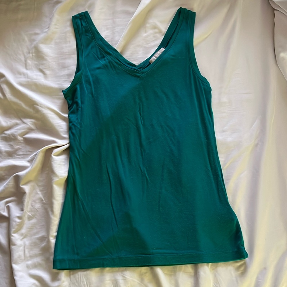 Banana Republic v-neck sleeveless blouse with sheer detailing